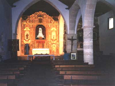 Hauptaltar mit Marienfigur